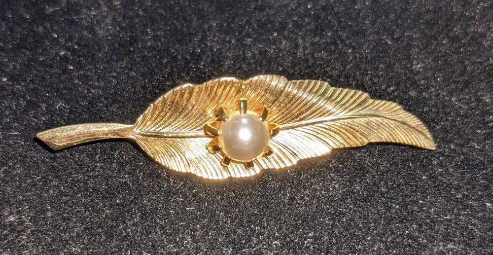 Vintage Golden Color Leaf Brooch With Single Pearl Accent Pin 2.5 inch